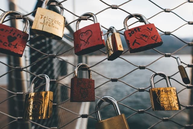 Après une nuit dans un hotel pour amoureux à paris, une balade dans les 5 destinations romantiques de Paris s