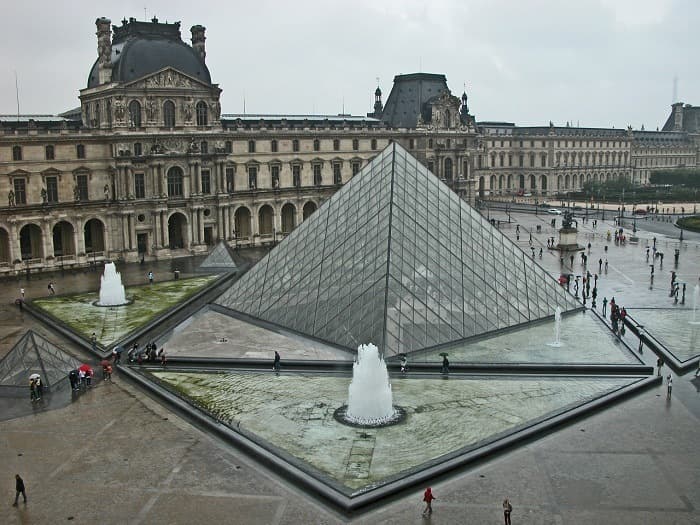 histoire du musée du Louvre